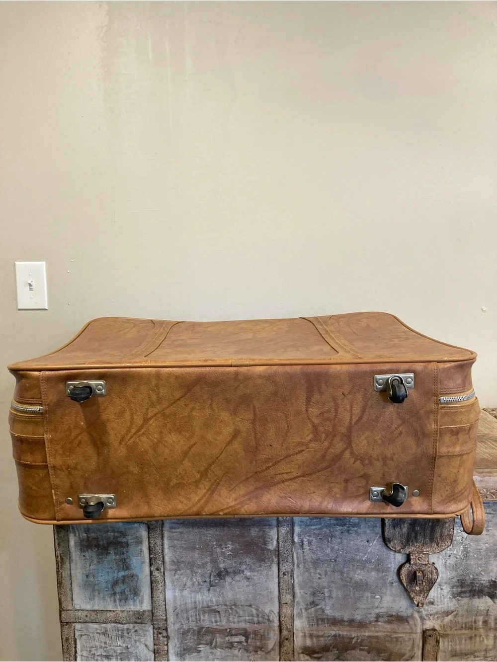 Vintage American Tourister Suitcase 1970s/80s Made in Taiwan
